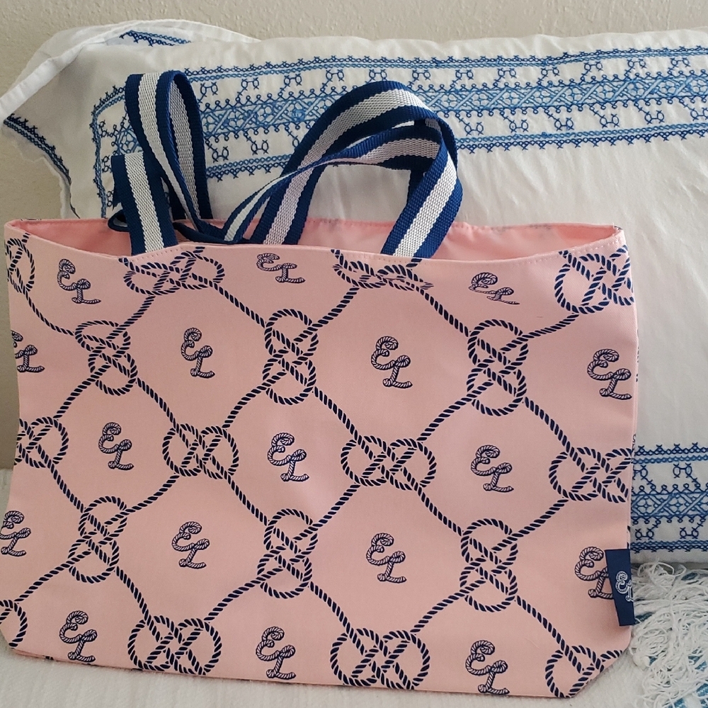 Brand New Lipstick by Estee Lauder, and tote bag Elegant Patterns - Picture 7 of 13